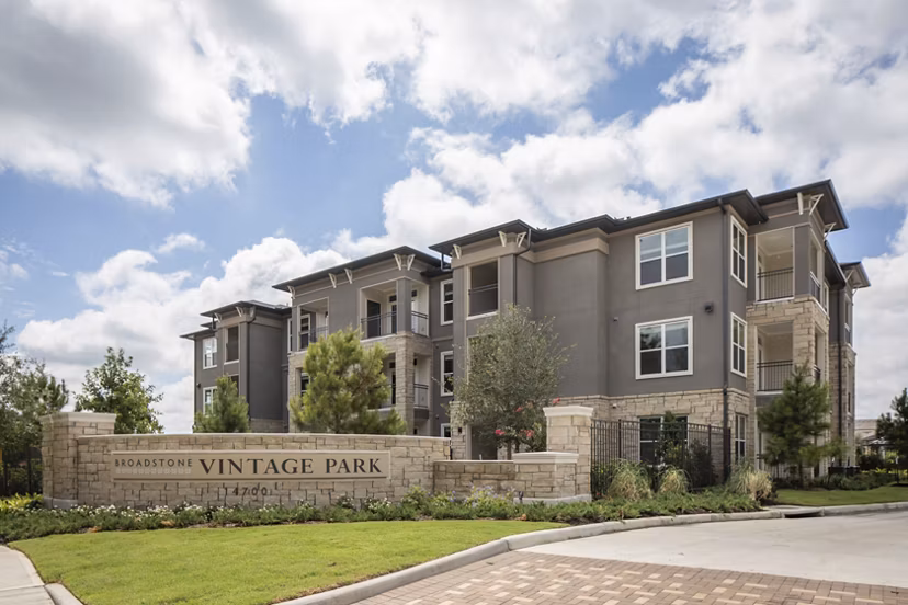 Broadstone Vintage Park: Upscale of luxury apartments in Houston