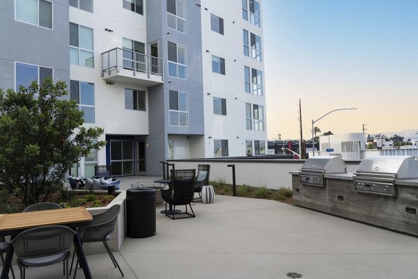 grill area at The Upper Ivy Apartments