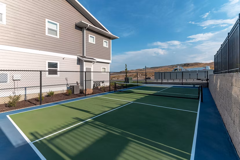 Sport court for basketball and tennis at Haven Dell Apartments