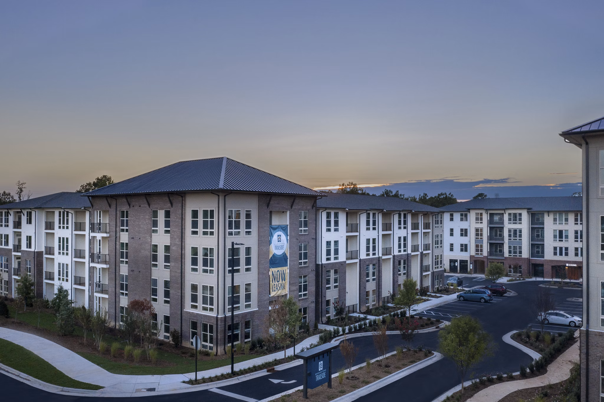 Broadstone Trailside Apartment: Contemporary-style building in desired neighborhood, perfect for luxury living