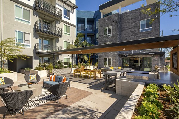 courtyard at Garrison Apartments