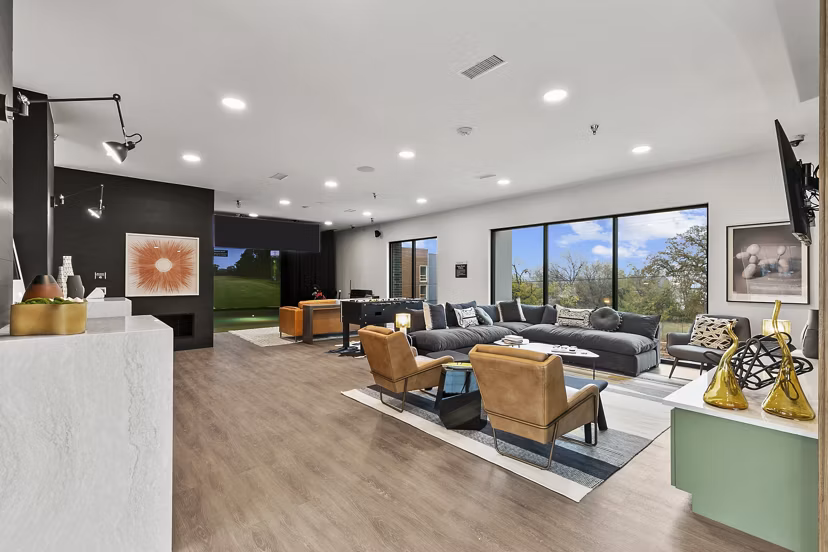 clubhouse at The Jameson at the Bluffs Apartments 