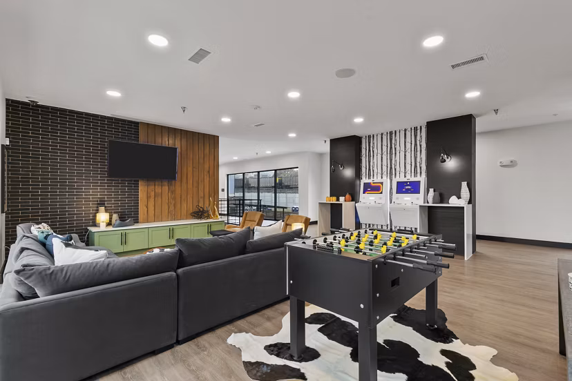 clubhouse at The Jameson at the Bluffs Apartments 