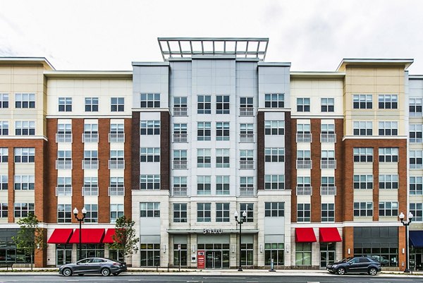 Pike3400 Apartments: Contemporary design luxury apartments in vibrant Capitol Hill, Seattle