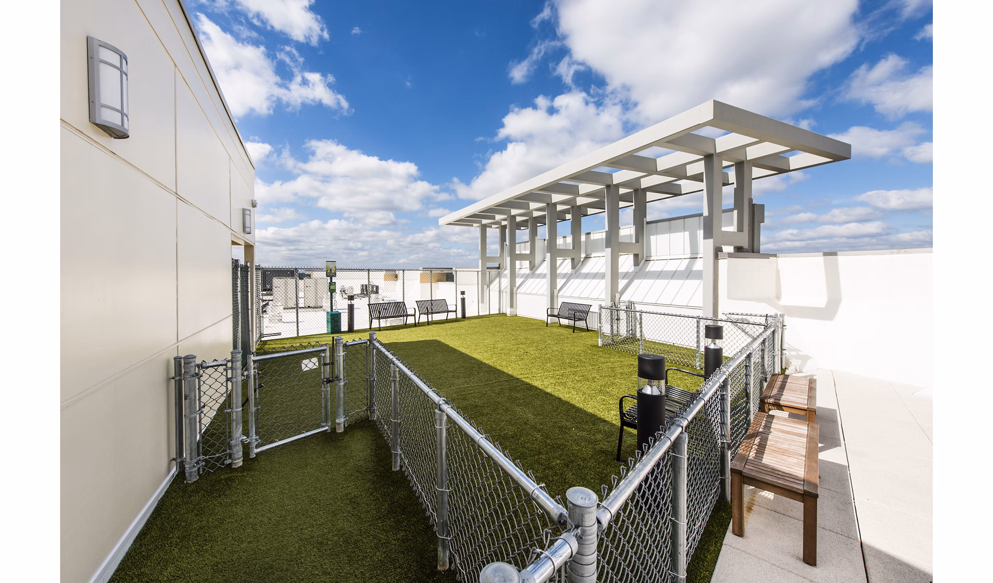 Off-leash dog park at Pike3400 Apartments
