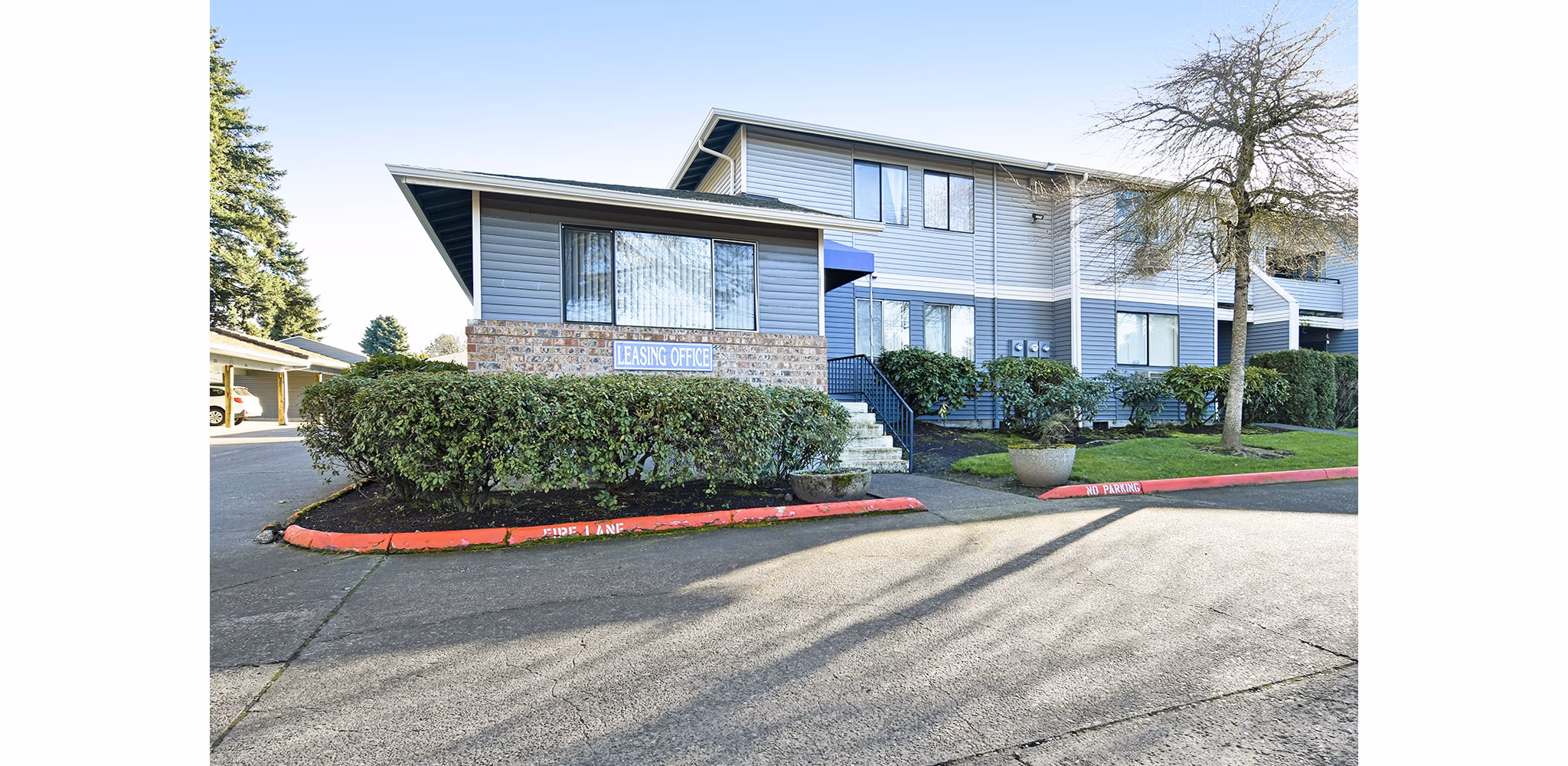 Lake Crest Apartments: Luxury high-rise with modern amenities in prime urban location