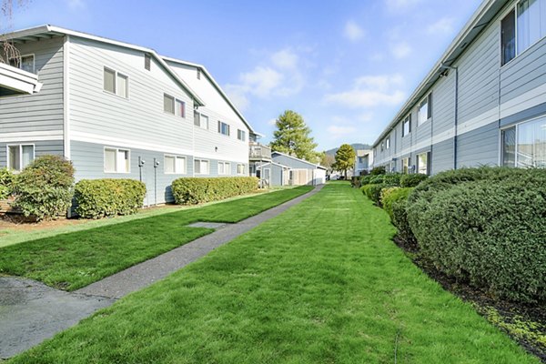 exterior at Lake Crest Apartments