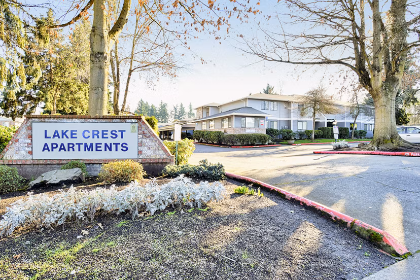 Welcome signage at Lake Crest Apartments: Luxurious living in a serene environment