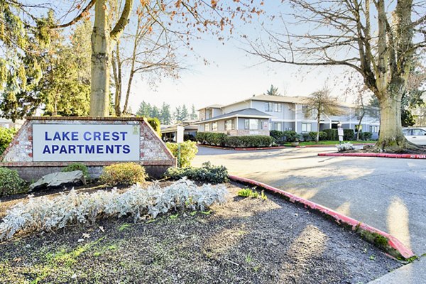 Welcome signage at Lake Crest Apartments: Luxurious living in a serene environment