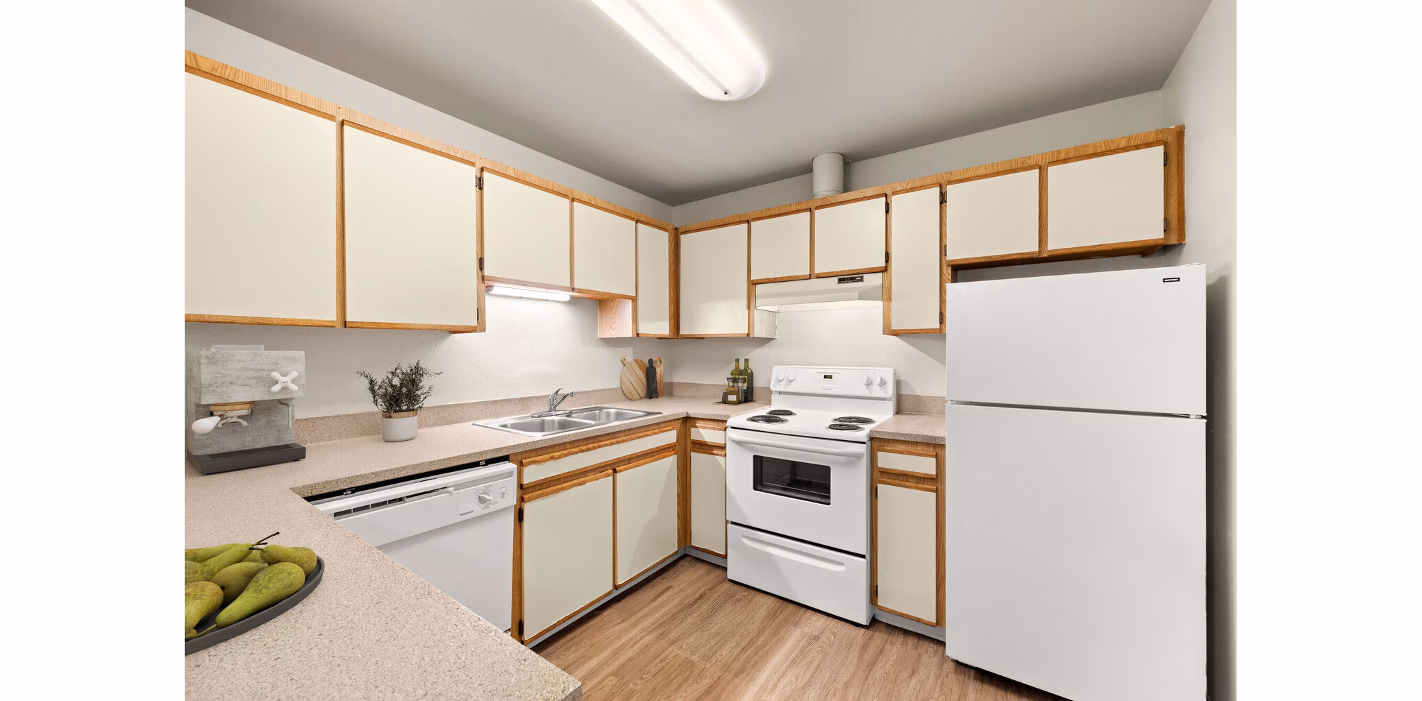 kitchen at Lake Crest Apartments