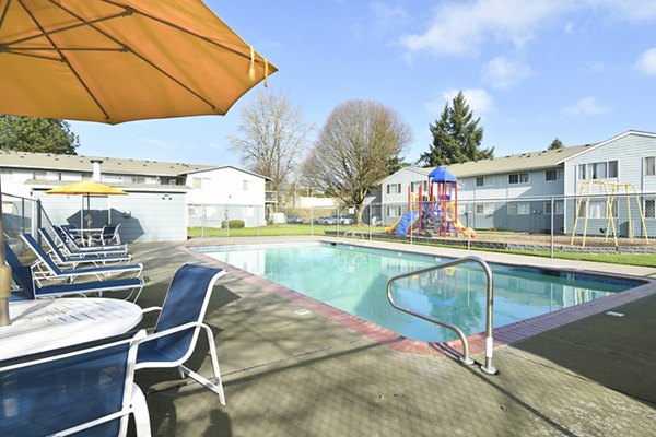 pool at Lake Crest Apartments