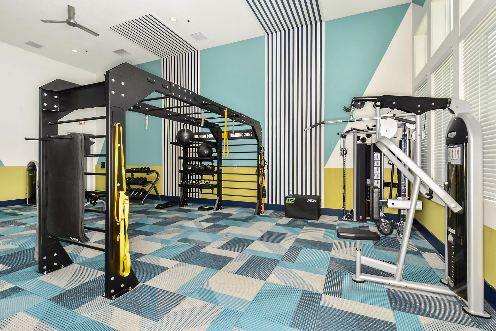 Modern fitness center with state-of-the-art equipment at Isla Apartments
