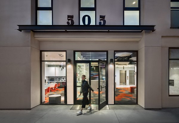 The 505 Apartments: Luxurious modern high-rise in the heart of downtown Nashville
