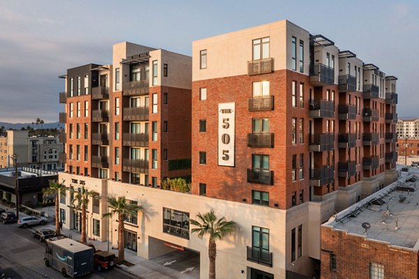The 505 Apartments: Contemporary high-rise luxury apartments in downtown Nashville