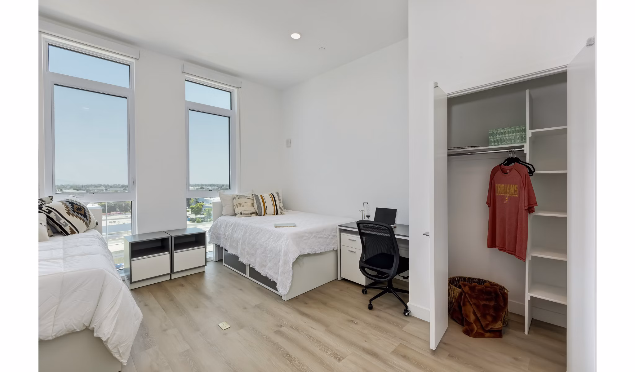 Cozy bedroom with modern furnishings at The 505 Apartments in Nashville
