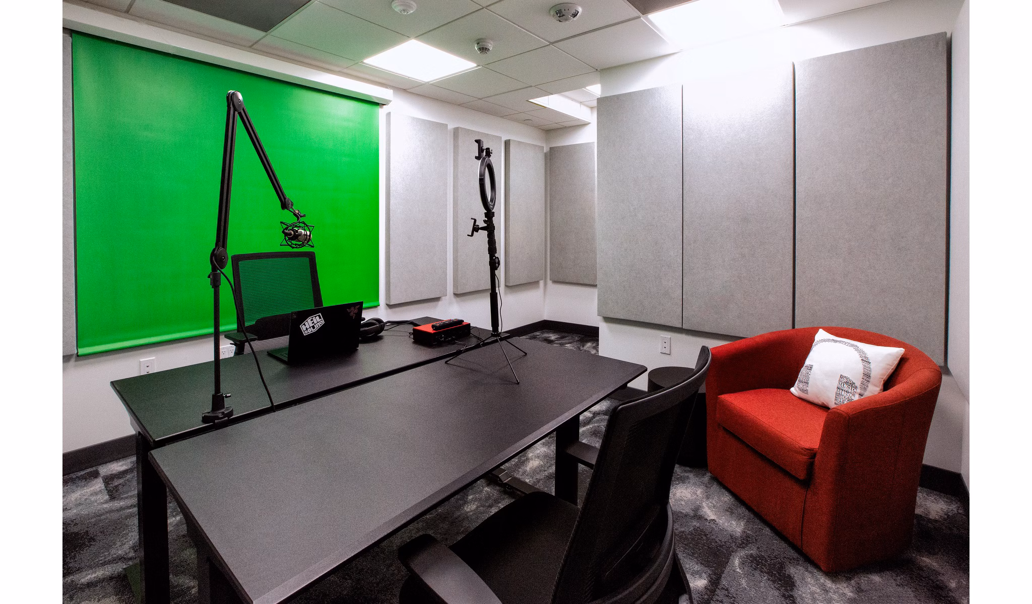 Modern clubhouse with elegant dÃ©cor at The 505 Apartments featuring spacious seating and ambient lighting