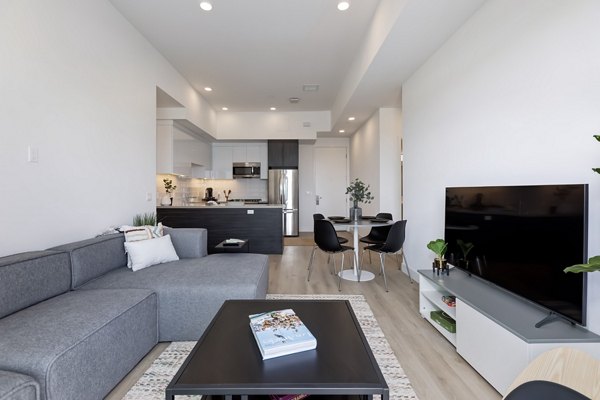 Modern living room with chic furnishings at The 505 Apartments in Nashville