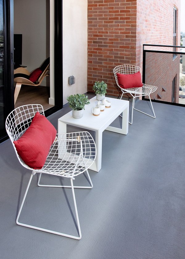 The 505 Apartments: Elegant patio area in Greystar luxury apartments complex