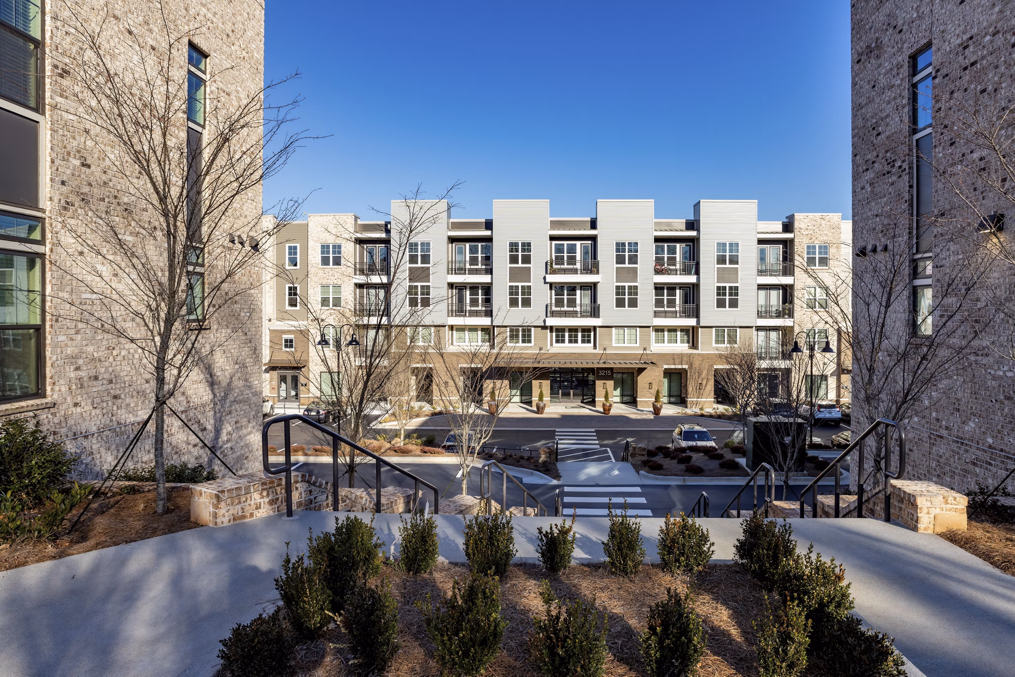 Everleigh Duluth: Elegant of modern luxury apartments in Duluth, showcasing stylish design and lush landscaping