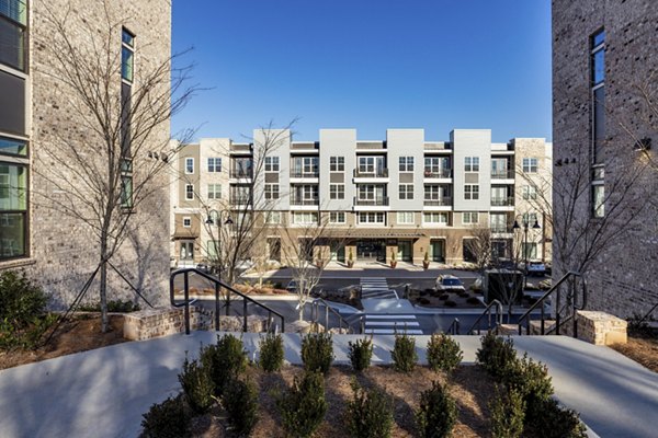Everleigh Duluth: Elegant of modern luxury apartments in Duluth, showcasing stylish design and lush landscaping