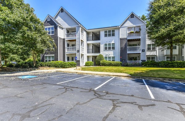 building/exterior at Avana Acworth Apartments