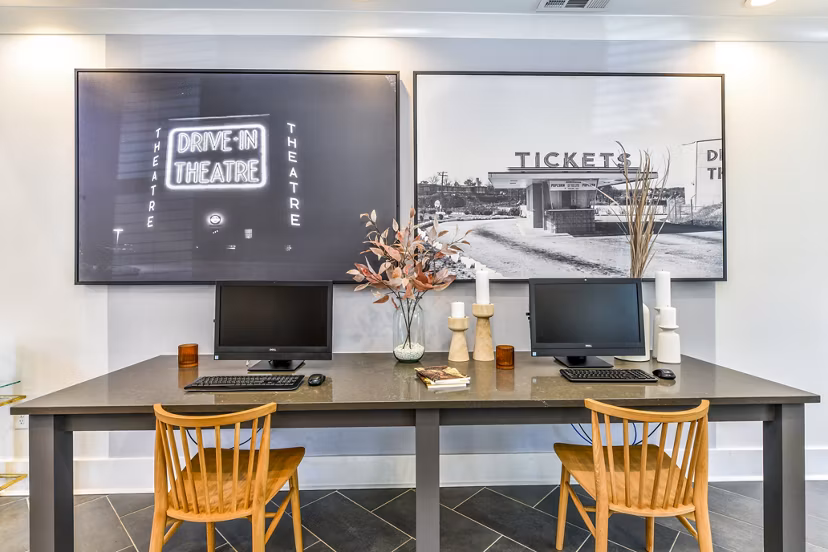 Clubhouse featuring modern furnishings and open spaces at Avana Acworth Apartments