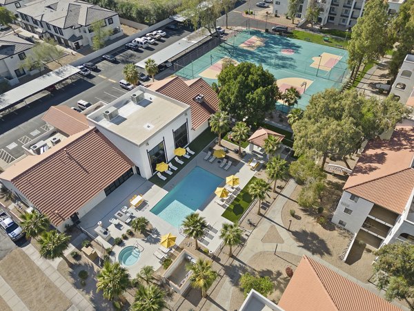 Solas Glendale: Scenic view of luxury apartment in Glendale