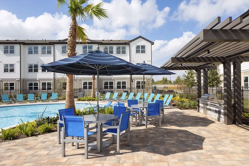 courtyard at Milano Apartments