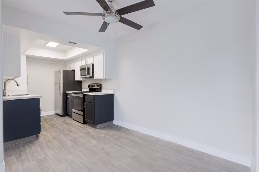 dining room at Vida46 Apartments