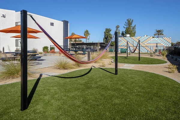 patio/hammock area at Vida46 Apartments