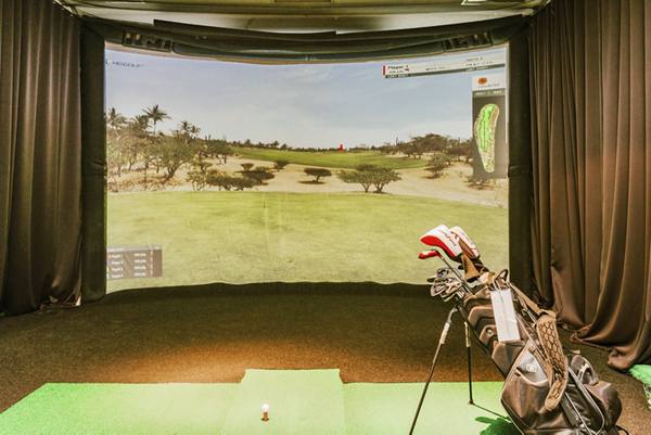 indoor golf area at Kent Place Residences