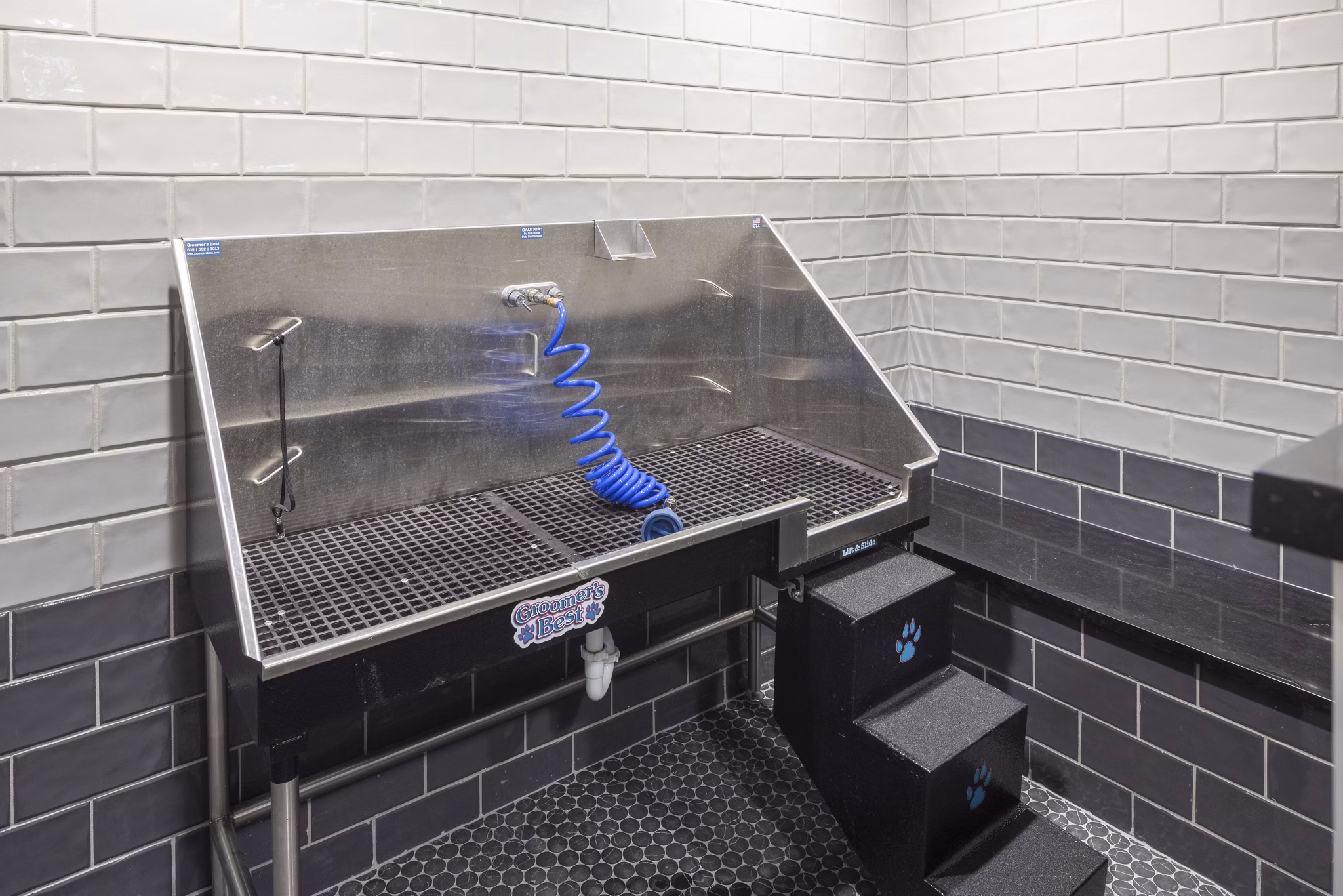 dog wash station at Chelsea Museum District Apartments