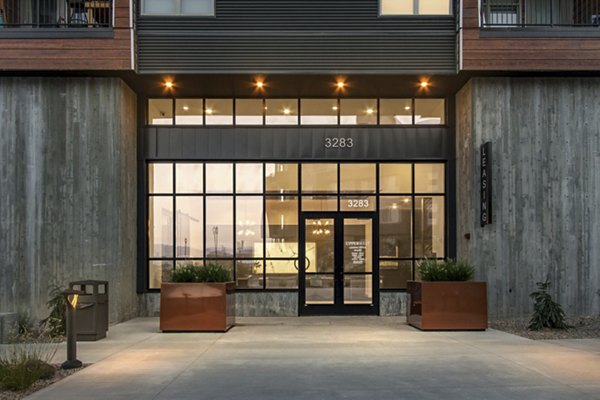 Upper West Apartments: Luxury apartment with modern architectural design in New York City