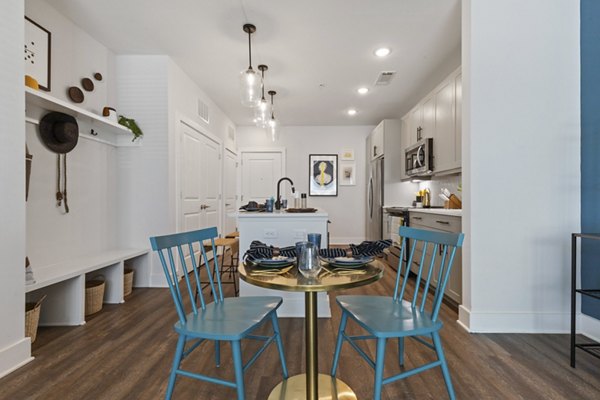 Elegantly designed dining room with modern furnishings at Broadstone Ayrsley Apartments