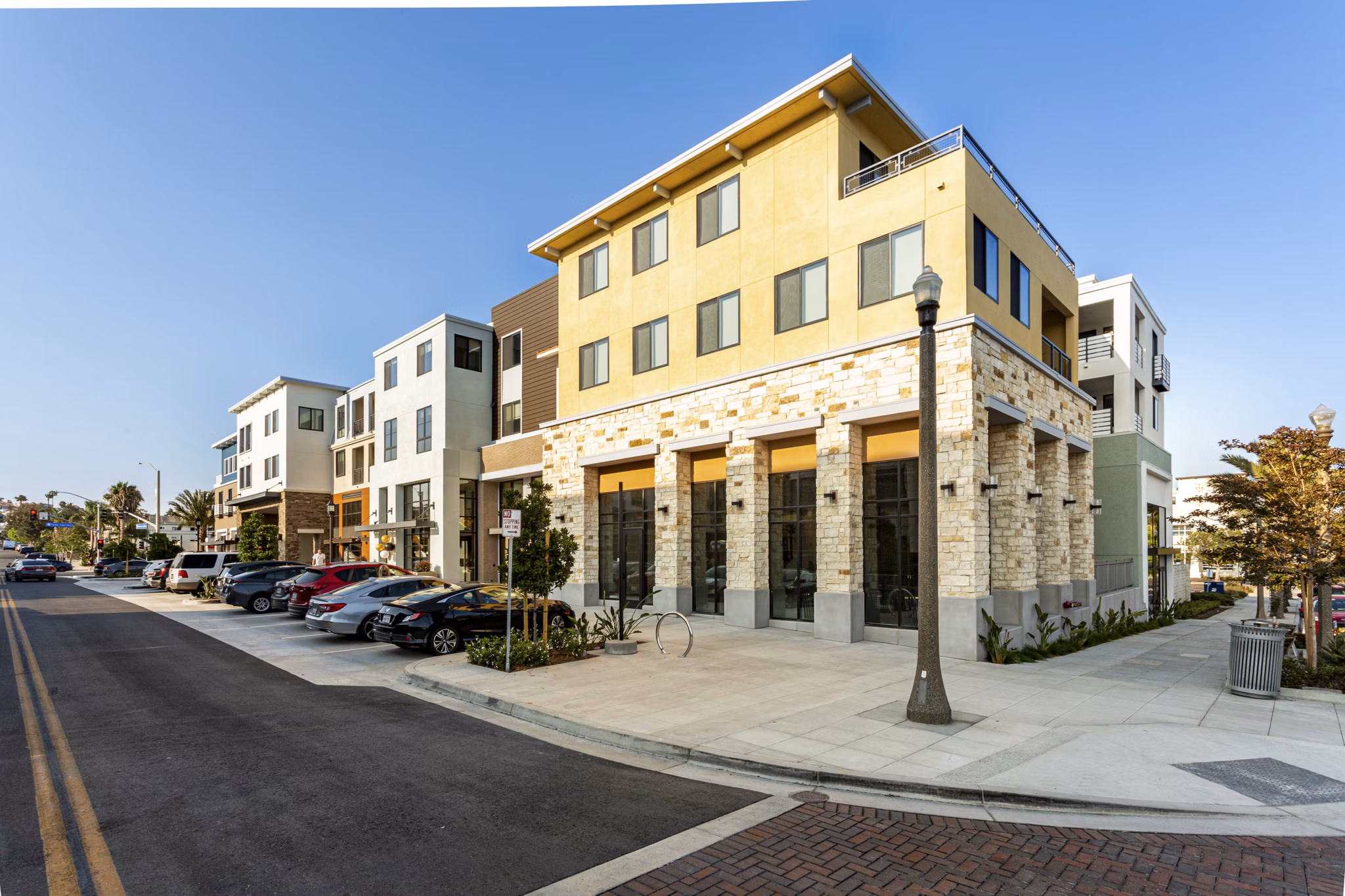Prado West Apartments: Contemporary luxury apartments in downtown Greystar community