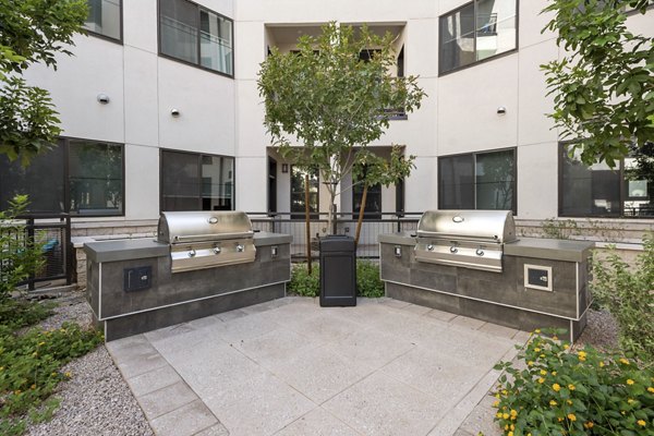 grill area/patio at The Battery Apartments