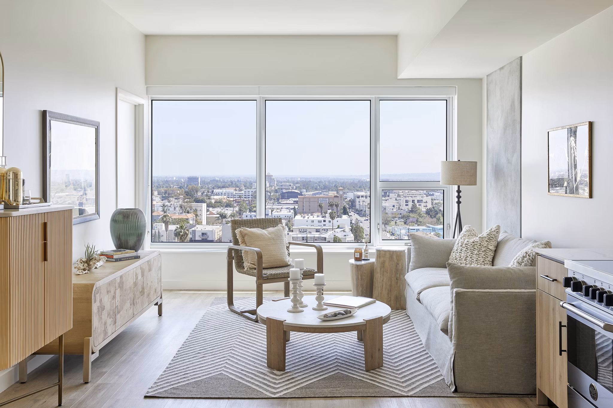Spacious living room with modern decor at Jardine Apartments