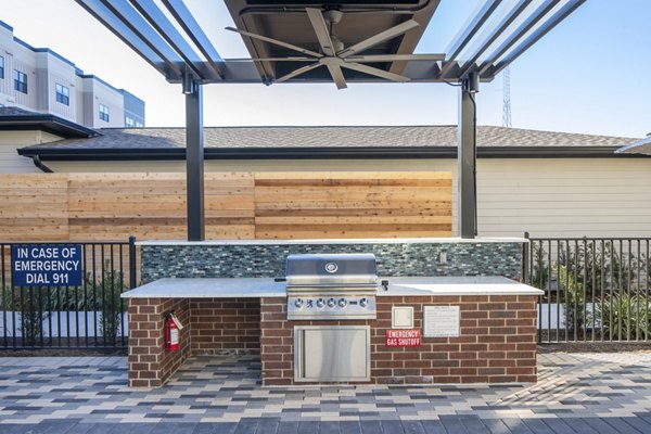 grill area/patio at Bellrock Memorial Apartments