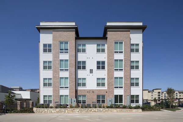 exterior at Bellrock La Frontera Apartments 