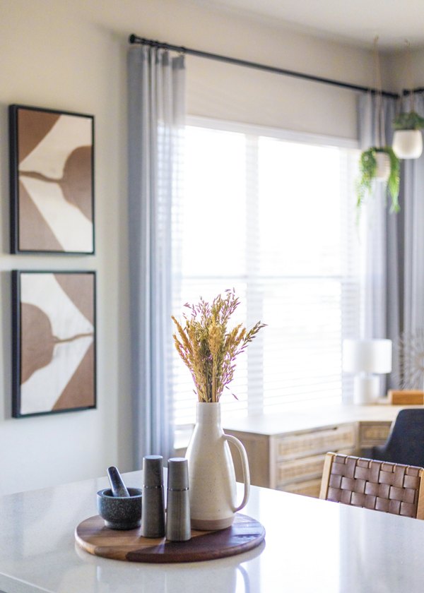 dining room at Bellrock La Frontera Apartments