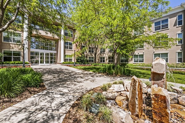 Colonial Court Apartments: Elegant building with luxury architecture in bustling city center