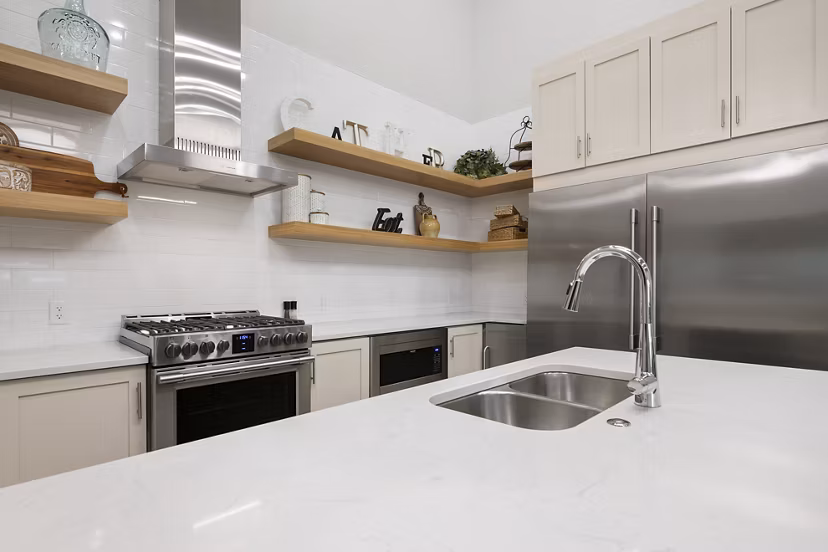 kitchen at Colonial Court Apartments