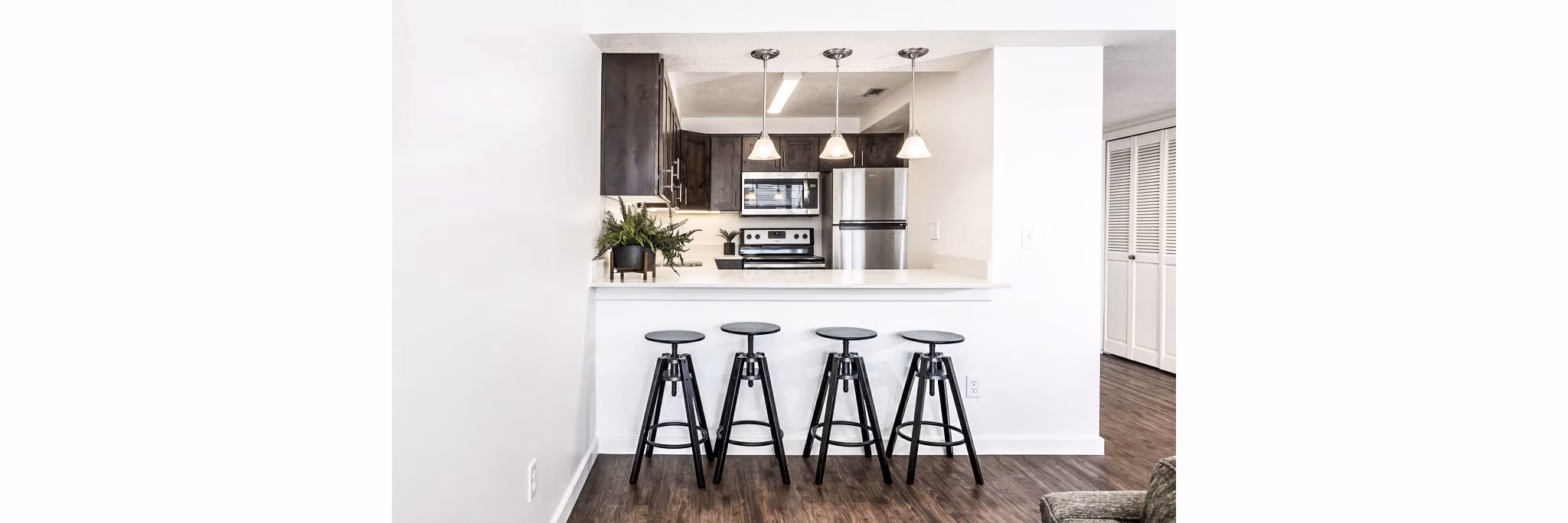 dining room at Eagle Gate Apartments