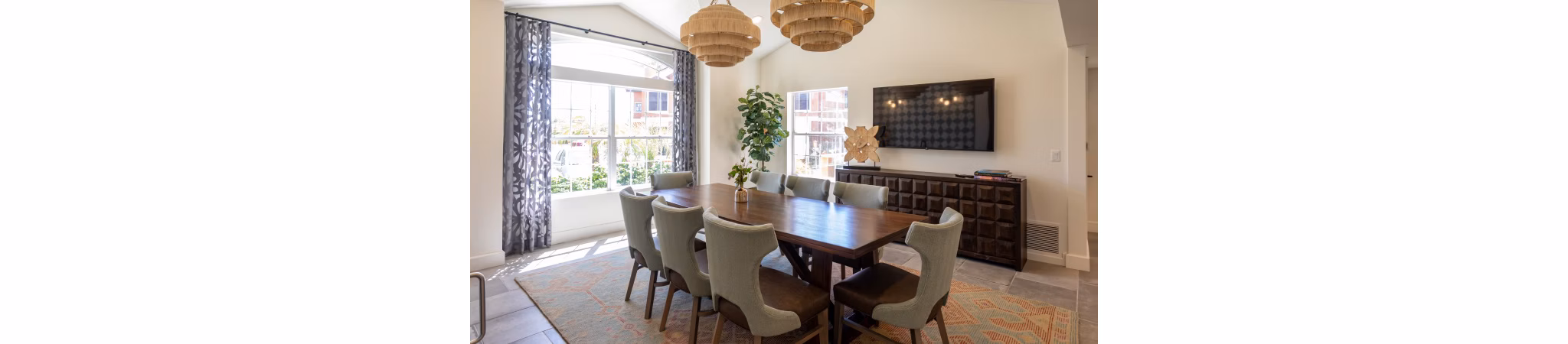 Modern meeting facility with sleek furnishings at Avana Coronado Apartments, ideal for business gatherings and collaborative sessions