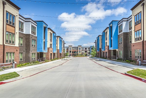 The Holston: Luxurious high-rise apartment in Austin