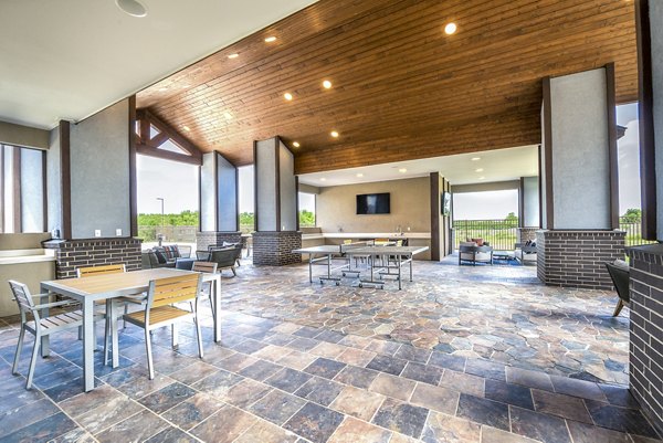 grill area/patio at The Holston Apartments