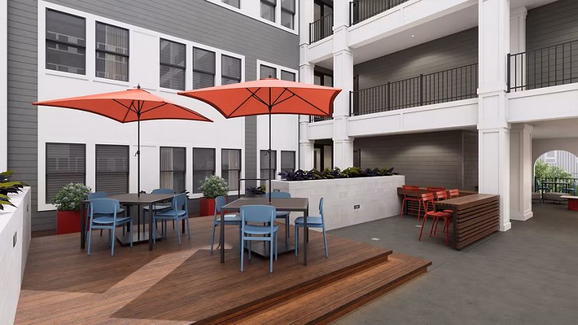Union on Frank Apartments: Tranquil courtyard space perfect for relaxation with lush greenery