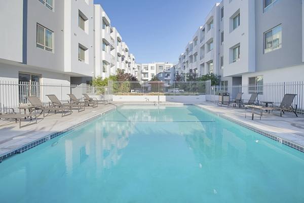 pool at Woodley Sara Apartments