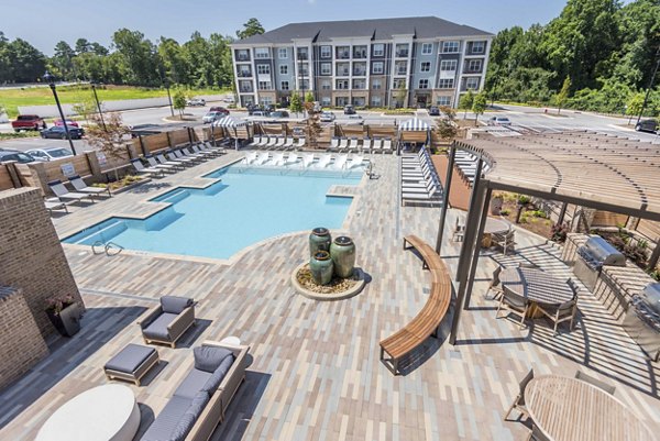 pool at Leigh House Apartments