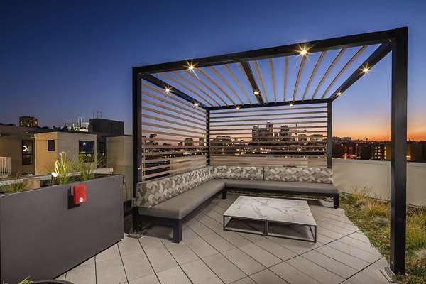 rooftop deck at Llewellyn Apartments